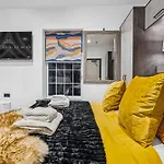 아파트 Casa Pinto Luxe & Comfy 3br House With Private Or Full-house By Altoluxo Short Lets & Serviced *