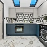 Casa Pinto Luxe & Comfy 3br House With Private Or Full-house By Altoluxo Short Lets & Serviced Apartment Bristol