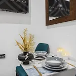 Casa Pinto Luxe & Comfy 3br House With Private Or Full-house By Altoluxo Short Lets & Serviced Апартаменты *