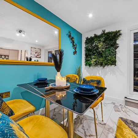 Апартаменти Casa Pinto Luxe & Comfy 3br House With Private Or Full-house By Altoluxo Short Lets & Serviced