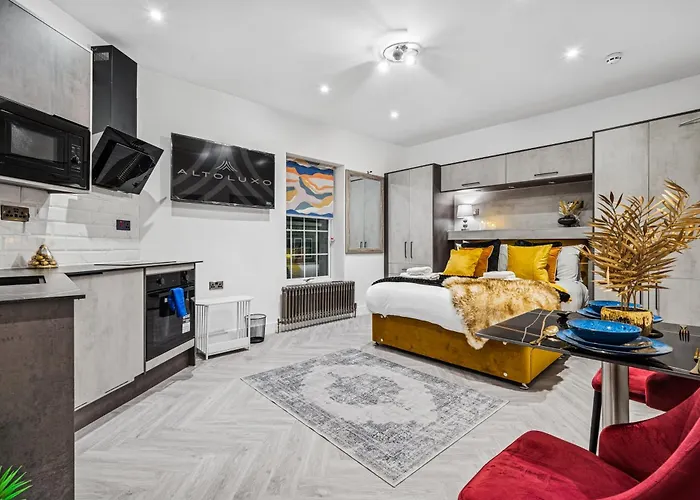 Апартаменти Casa Pinto Luxe & Comfy 3br House With Private Or Full-house By Altoluxo Short Lets & Serviced